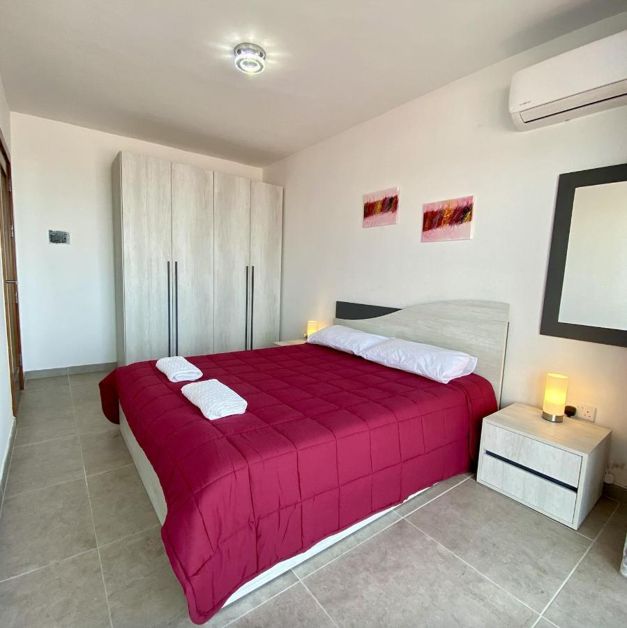 F1 1 Lovely Room, Bathroom And Living Shared Saint Julian's Exteriér fotografie